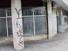Vânzare spaţiu comercial