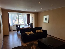 Apartament de închiriat 3 camere, în Brasov, zona Central