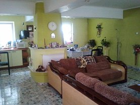 Casa de vânzare 4 camere, în Braşov, zona Calea Bucureşti