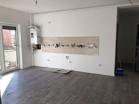 Apartament de vânzare 3 camere în Mosnita Noua