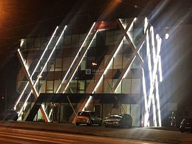 Închiriere spaţiu comercial