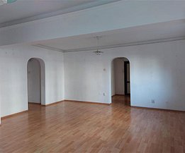Apartament de vânzare 4 camere, în Arad, zona Micălaca