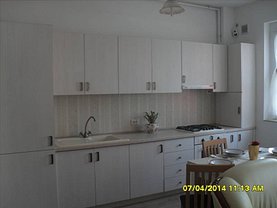 Apartament de închiriat 3 camere, în Arad, zona Aurel Vlaicu