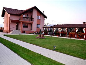 Casa de vânzare 7 camere, în Sagu