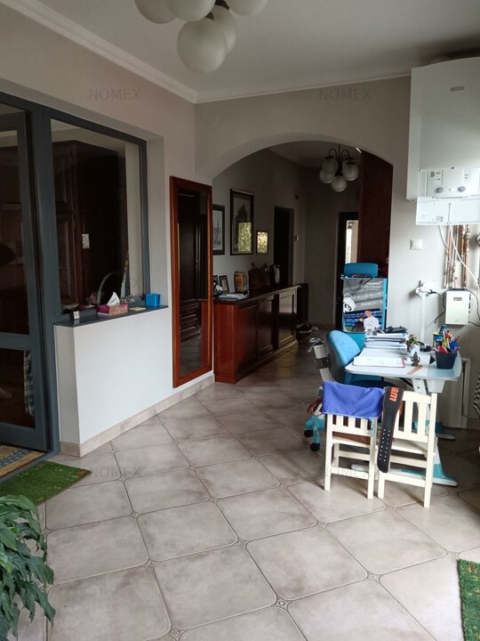 Casa de locuit, zona Santana