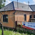 Casa de vânzare 8 camere, în Bârzava