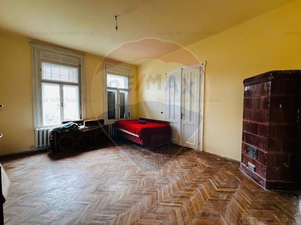 Casa / Vila cu 3 camere de vanzare in zona Ultracentral