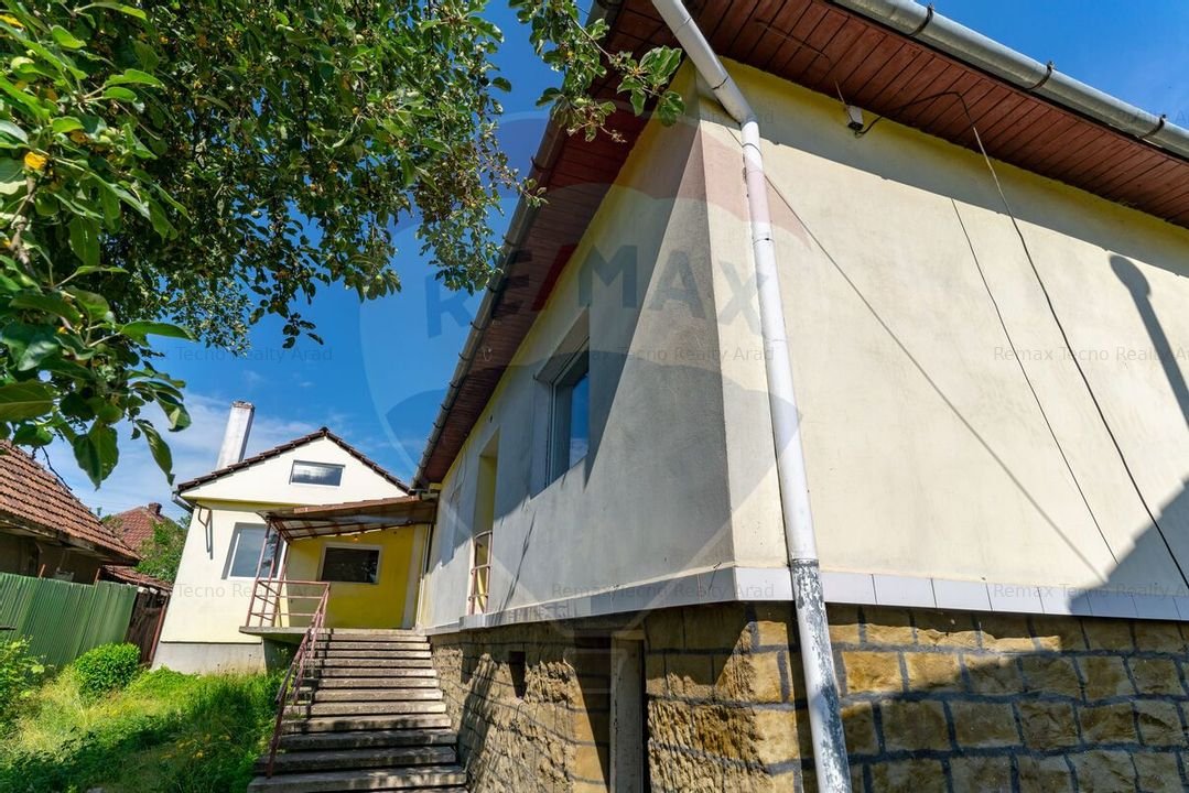 Casa / Vila cu 4 camere de vanzare in zona Central