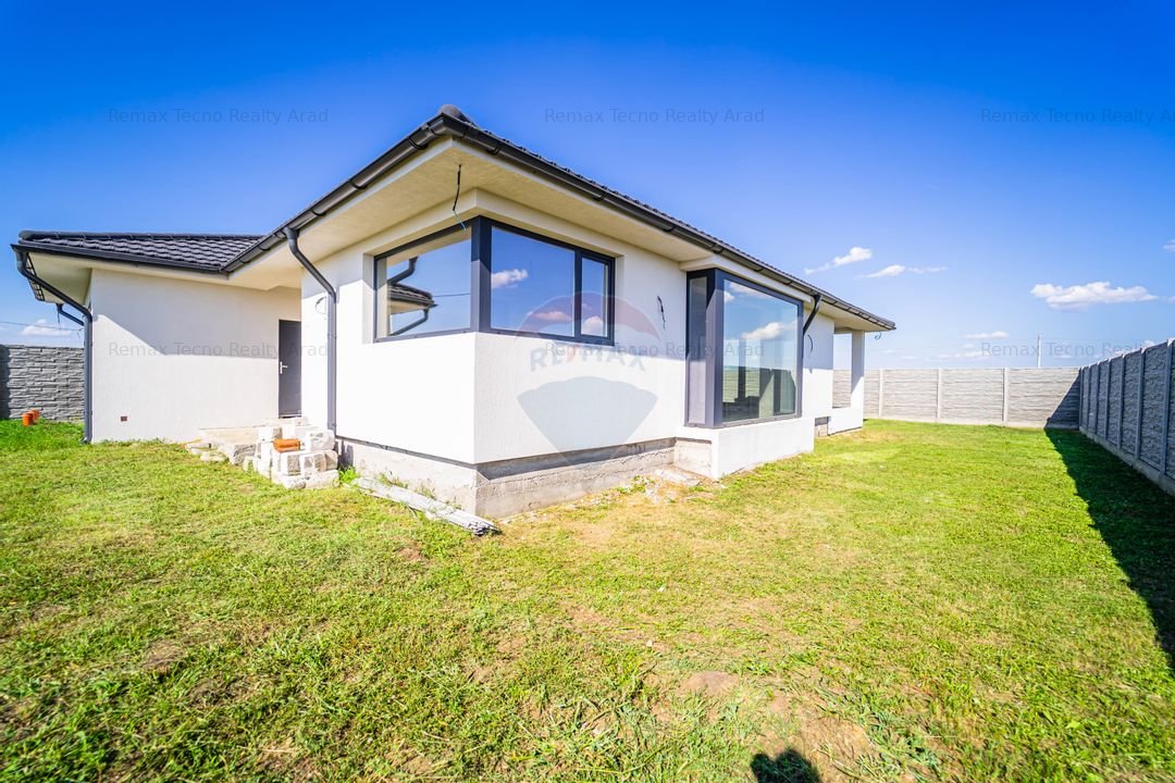 Casa / Vila noua moderna Zimand cuz