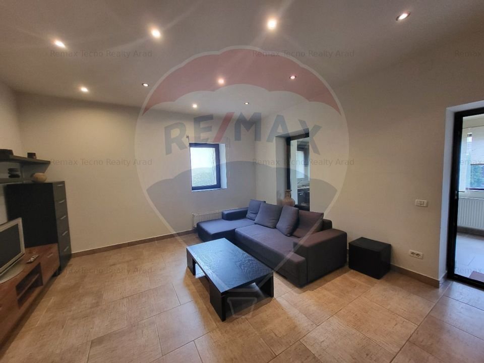 Casa / Vila cu 3 camere de vanzare in zona Ultracentral