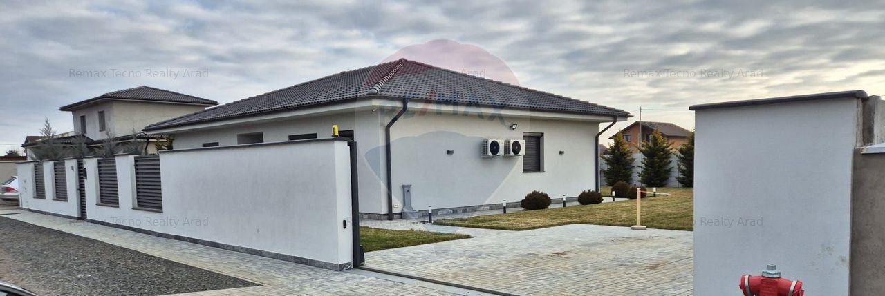 SUPER VILA DE LUX 2022  in  ZIMANDCUZ!!!!