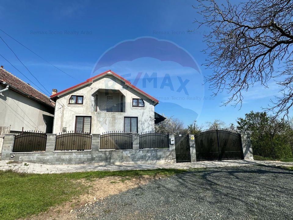 Casa de vacanta in loc. Felnac de vanzare