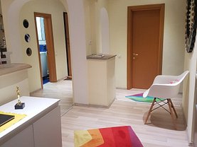 Apartament de vânzare 3 camere, în Constanţa, zona Tomis Nord