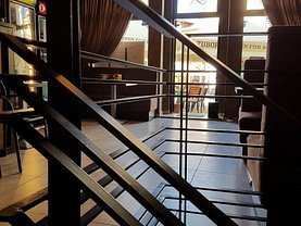 Vânzare spaţiu comercial