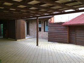 Închiriere spaţiu comercial
