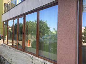 Vânzare spaţiu comercial