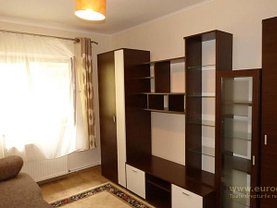 Apartament de închiriat 3 camere, în Braşov, zona Răcădău