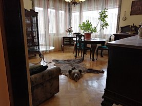 Apartament de închiriat 3 camere, în Braşov, zona Central