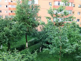 Apartament de închiriat 3 camere, în Braşov, zona Răcădău