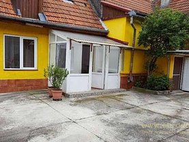 Casa de vânzare 3 camere, în Sânpetru