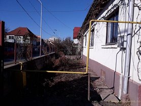 Casa de vânzare o cameră, în Brasov, zona Florilor