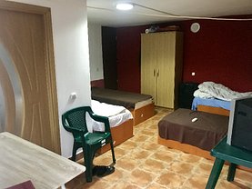 Casa de închiriat 4 camere, în Săcele, zona Central