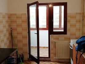 Apartament de vânzare 4 camere, în Bucuresti, zona Basarabia