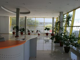 Închiriere spaţiu comercial