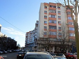 Apartament de vânzare 4 camere, în Piteşti, zona Prundu