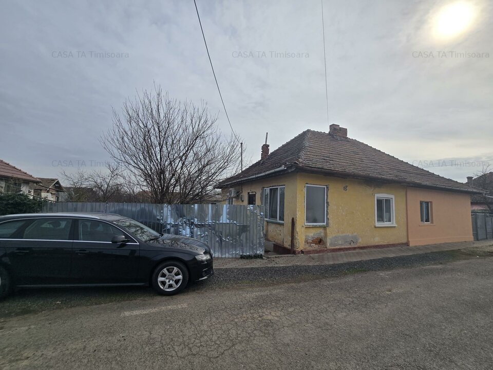 Casa tip parter in Carani