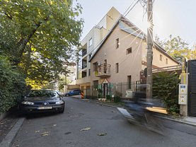 Casa de vânzare 8 camere, în Bucuresti, zona Herastrau