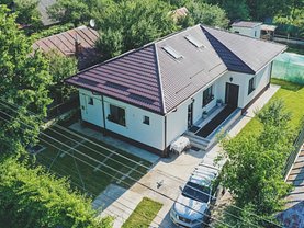 Casa de vânzare 3 camere, în Poienarii Burchii