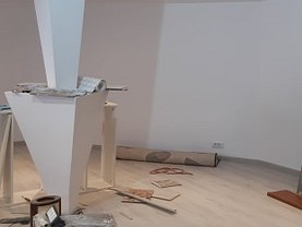 Apartament de vânzare 4 camere, în Bucureşti, zona Unirii