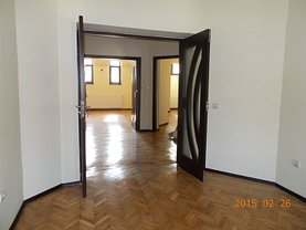 Apartament de închiriat 4 camere, în Bucureşti, zona Cotroceni