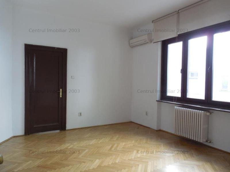 Parter in vila Stradal, Dacia, birouri,showroom,cabinete medicale