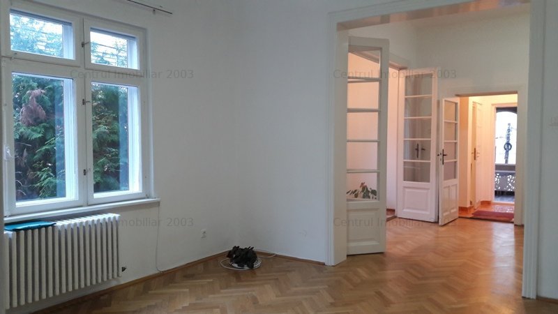 Cotroceni, apartament interbelic, luminos, singur/etaj, intrare separata - imaginea 1