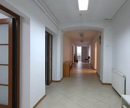 Casa de închiriat 3 camere, în Bucureşti, zona Universitate