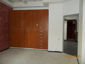 Vânzare spaţiu comercial