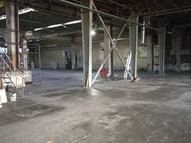 Vânzare spaţiu industrial