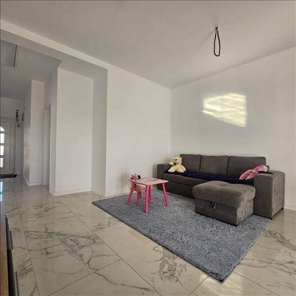 Disponibil imediat. Finisat MODERN