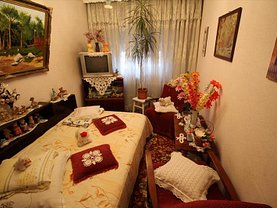 Apartament de vânzare 3 camere, în Bacau, zona Narcisa