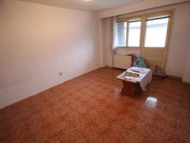 Apartament de vânzare 3 camere, în Bacau, zona George Bacovia