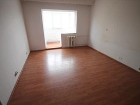 Apartament de vânzare 3 camere, în Bacău, zona Republicii