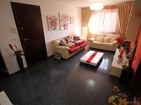 Apartament de închiriat 3 camere, în Bacău, zona Banca Naţională