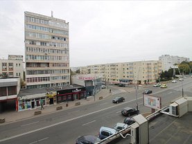 Apartament de vânzare 3 camere, în Bacău, zona Orizont