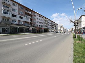 Închiriere spaţiu comercial