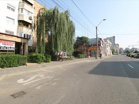 Vânzare spaţiu comercial