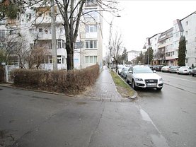 Vânzare spaţiu comercial