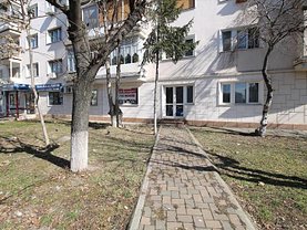Vânzare spaţiu comercial