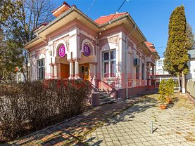 Închiriere spaţiu comercial